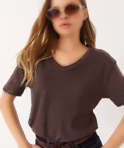 تیشرت زنانه یقه V کوتاه آستین از ویسکوز 3077 60283074 برند Bianco Lucci - 922054522