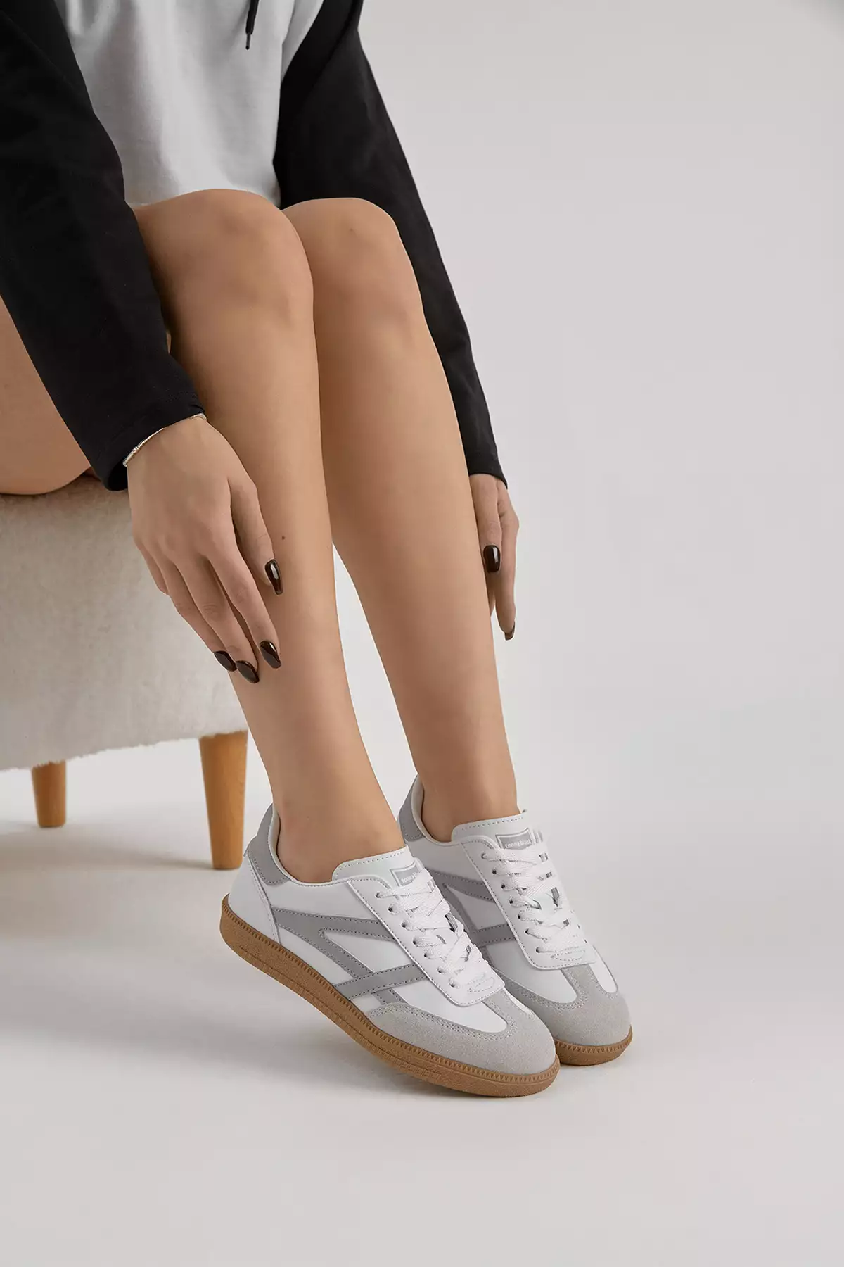 کفش ورزشی بنددار سفید و خاکستری با کفی ترمو و نوار کناری یونیسکس برند Tonny Black - 1031023881