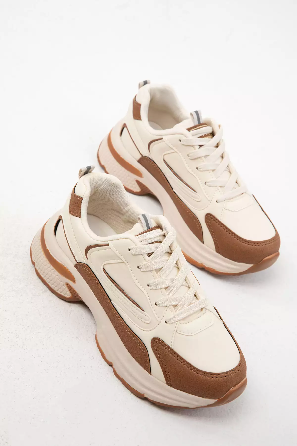 کفش ورزشی زنانه بیج تبا سی 18802 برند SOHO - 886457332