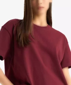 تیShirt کوتاه‌کـلـ"بوردو" با یقه‌ی گرد و طراحی آزاد E4935AX25AU برند Defacto - 958430792