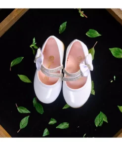 کفش بچگانه دخترانه سفید با سنگهای تزئینی و بند چسبی با روبان برند Pabrik - 820864763