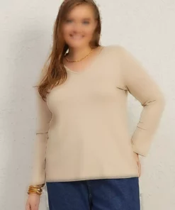 تی‌شرت با جزئیات دانتل در قسمت پشتی برند Büyük Moda - 762568976