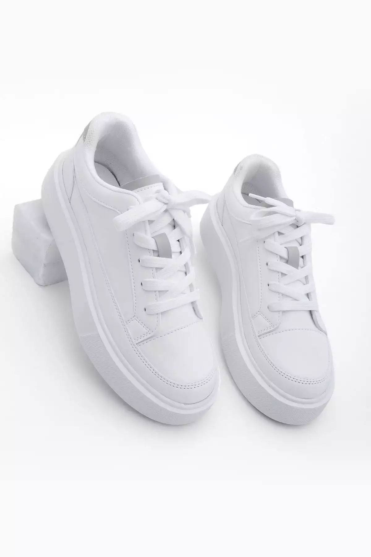 کفش ورزشی زنانه با کفی ضخیم مدل دومن سفید برند Marjin - 796150314