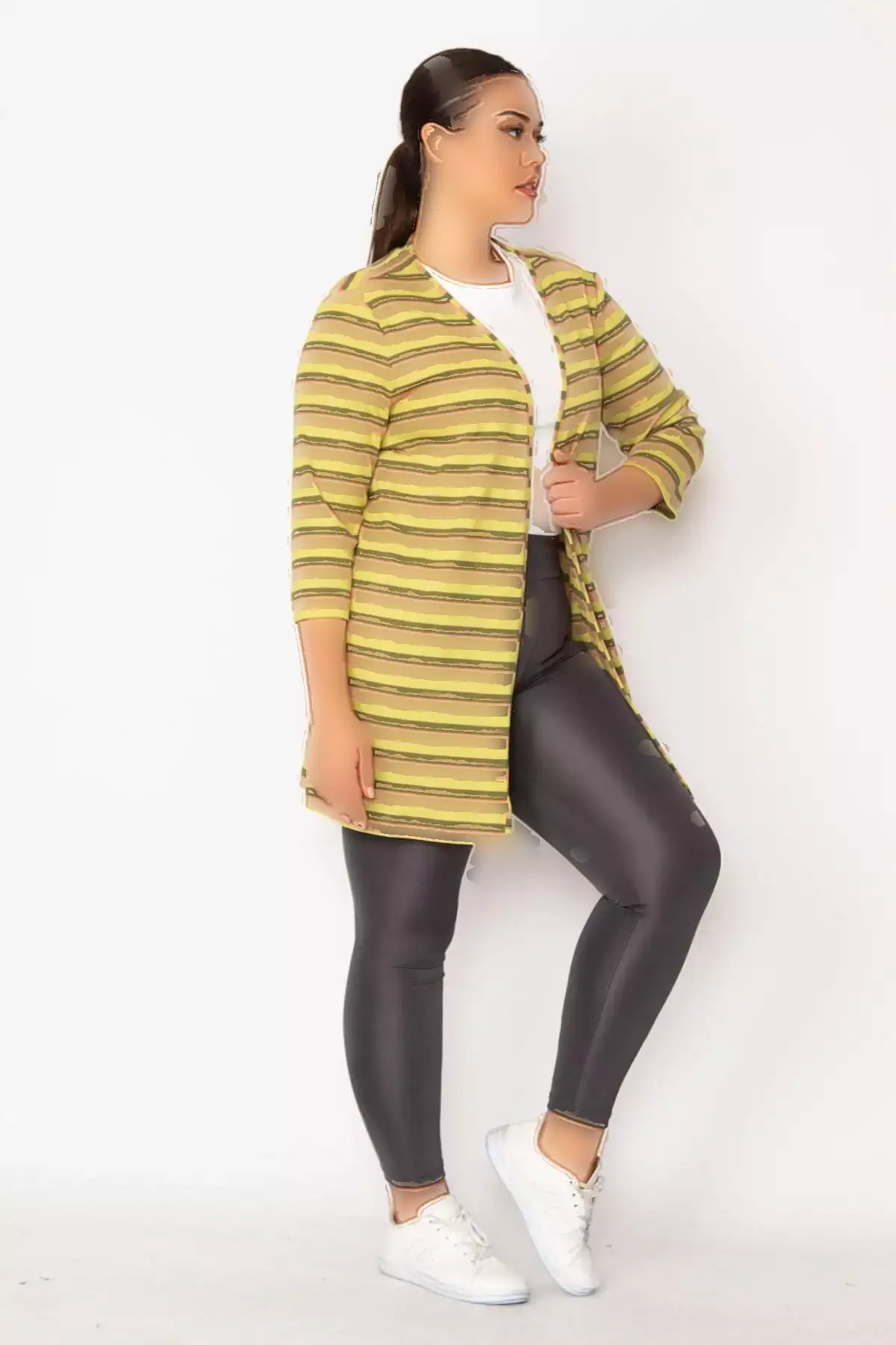 کاپشن زنانه بزرگ سایز حکایی با خطوط و از جنس ویسکوز 65n28700 برند Şans - 159172089